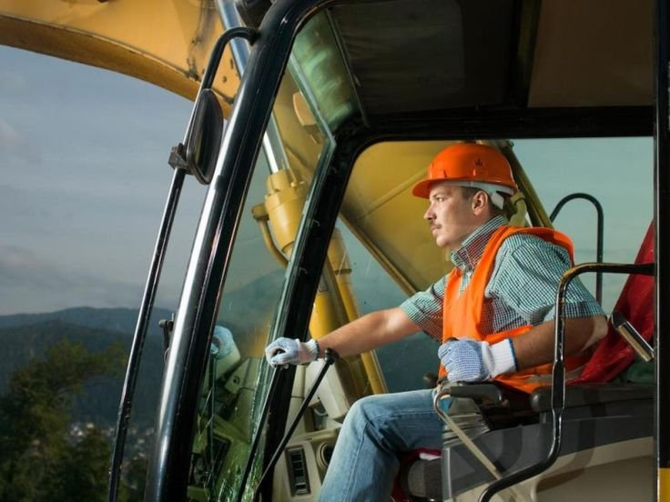 HEAVY MACHINERY DRIVER & OPERATOR